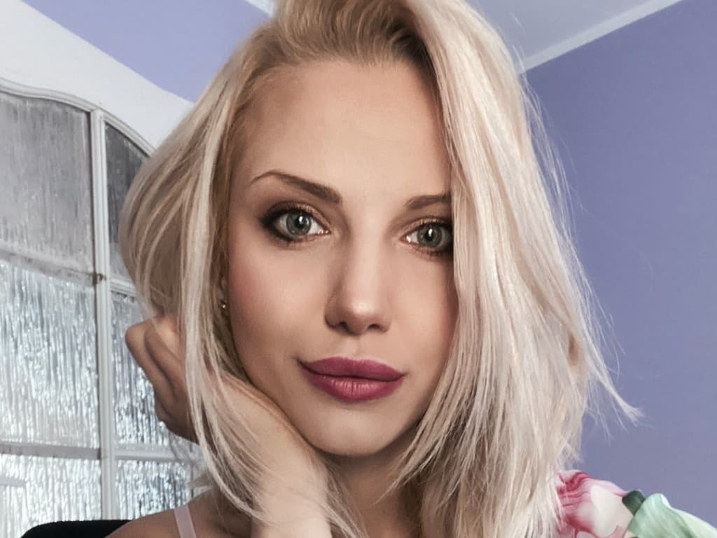 lilith19 - Live Model
