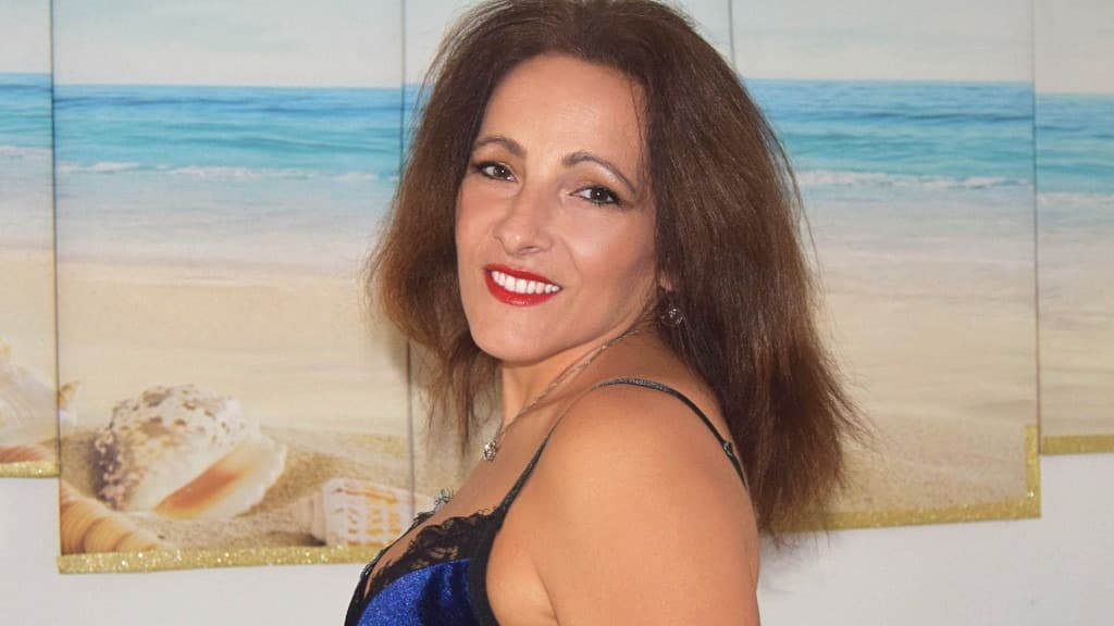 MilfGinna - Live Model
