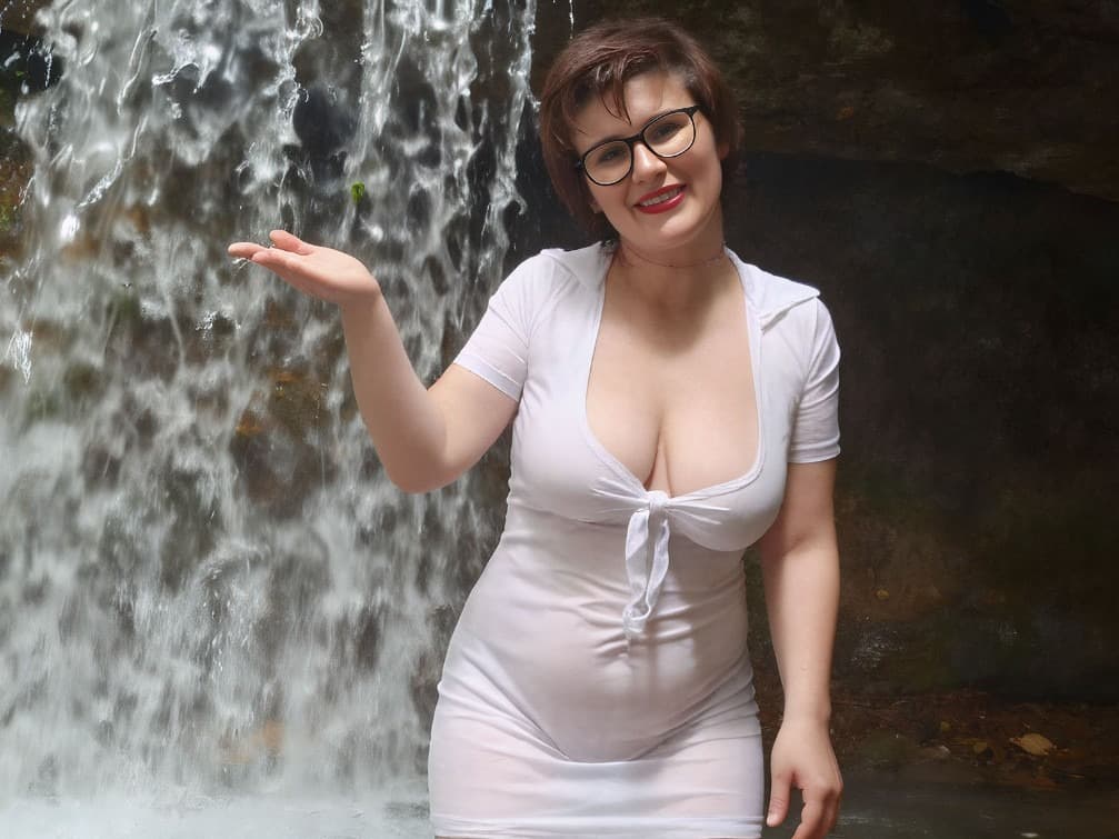 AuroraKissy - Live Model