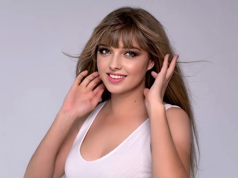 NikaCharm - Live Model