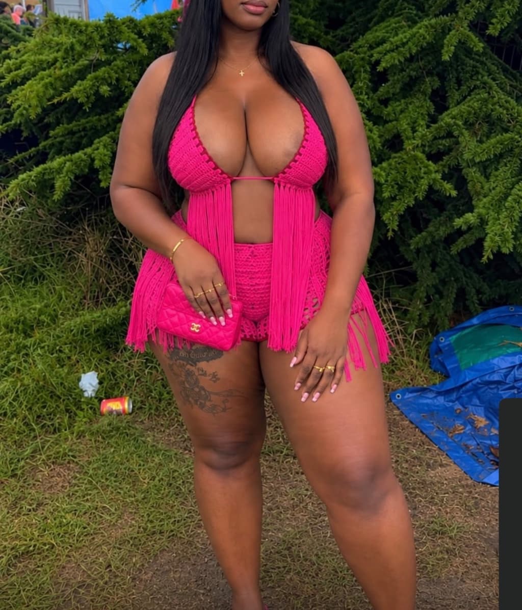 Hornylola - Live Model