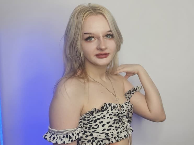 AlessaKiss - Live Model