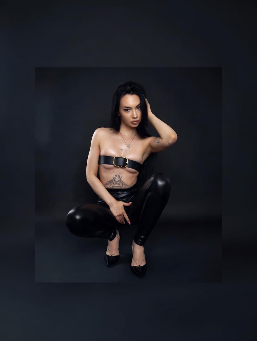 GoddessAllika - Live Model